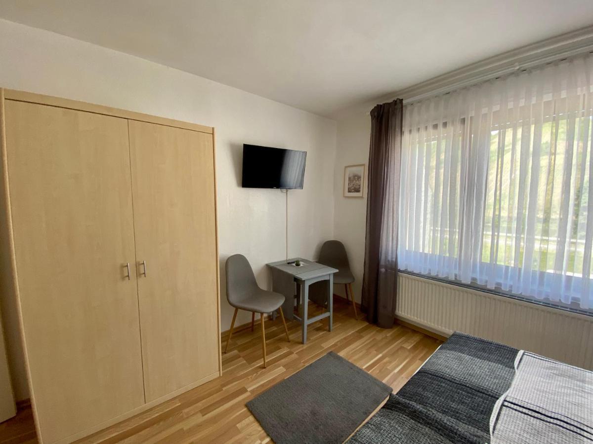 Ferienwohnung Metzen Burg  Екстериор снимка