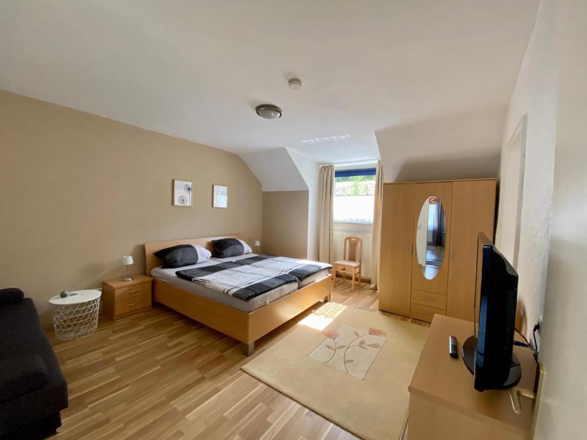 Ferienwohnung Metzen Burg  Екстериор снимка